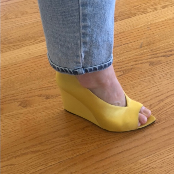 Burberry runway satin wedges - Picture 4 of 6